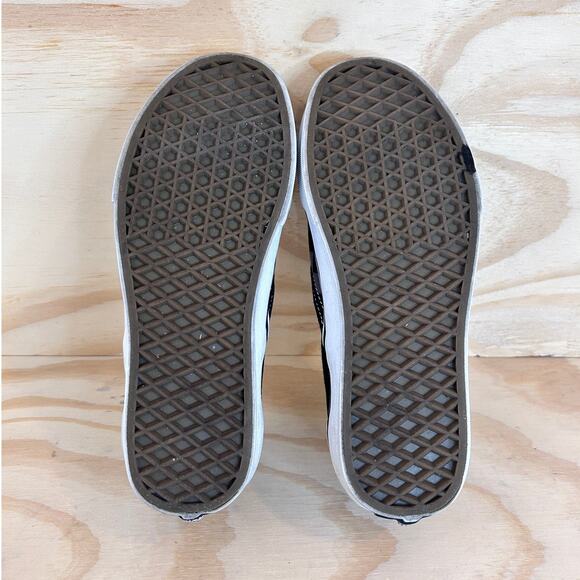 Vans Off The Wall - Classic Slip-On Checkeredboard - Black/Gray - Women's - 7 - Picture 8 of 9